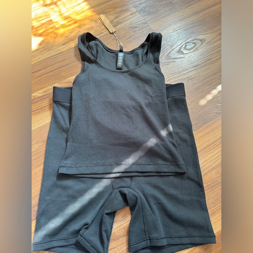SKIMS boxers & tee in black
